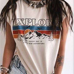 Pebby Forevee Explore Side Slit Tee